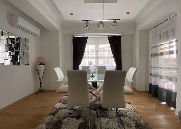 Royal King Apartment